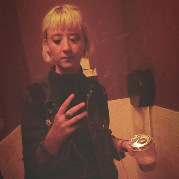 Meet the Posher, Emily - Picture 1 of 1